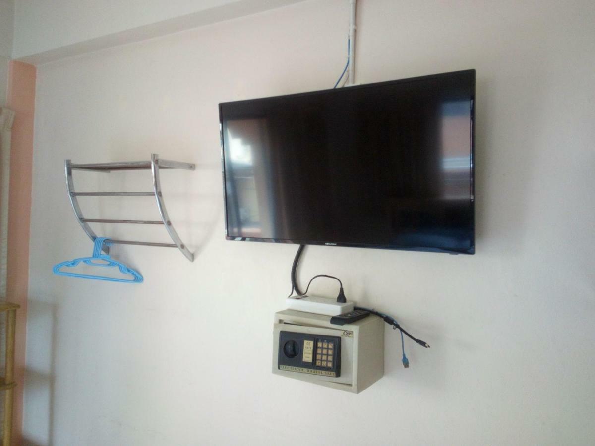 M & A Guesthouse Хуа Хин Экстерьер фото
