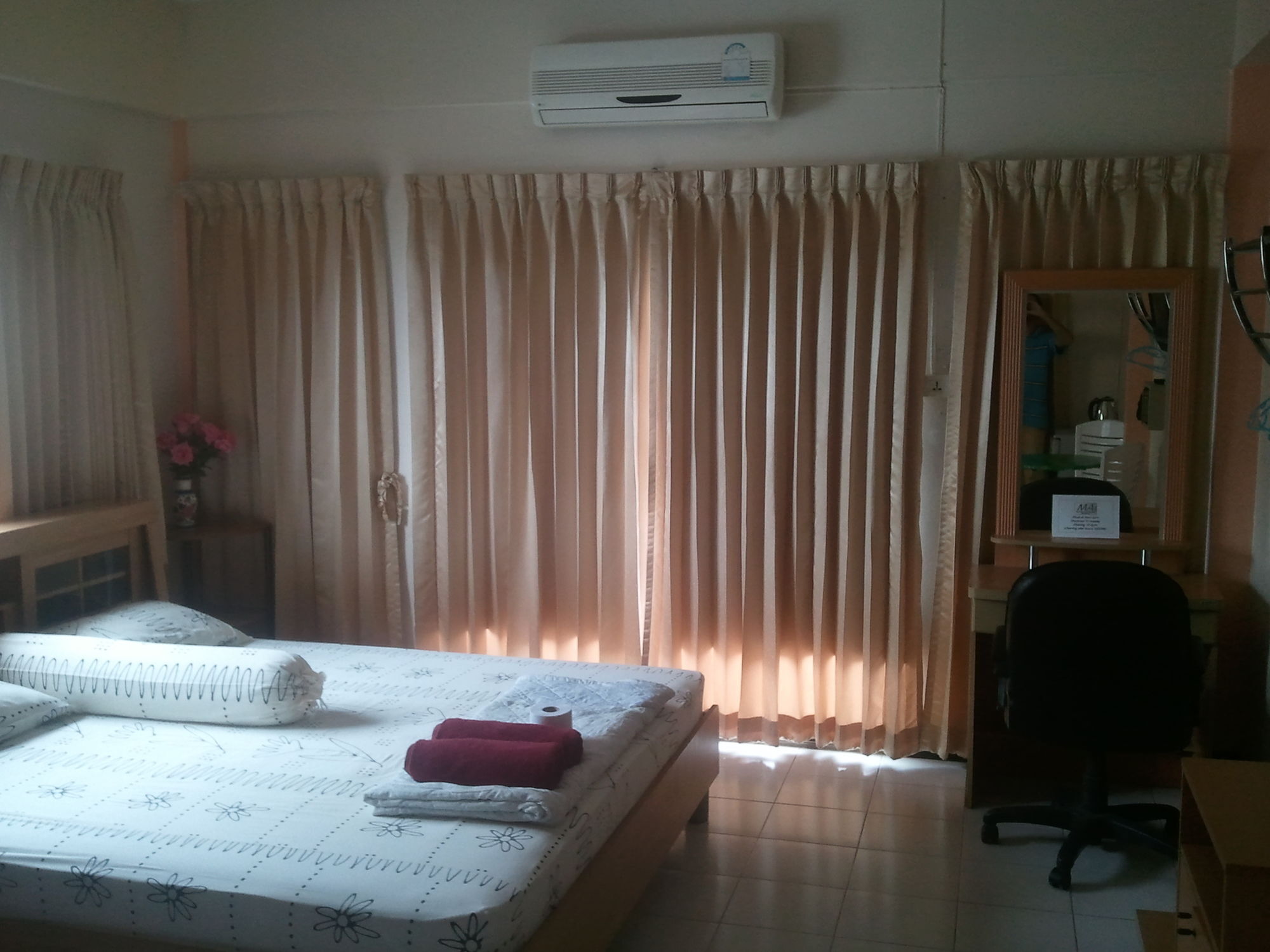 M & A Guesthouse Хуа Хин Экстерьер фото